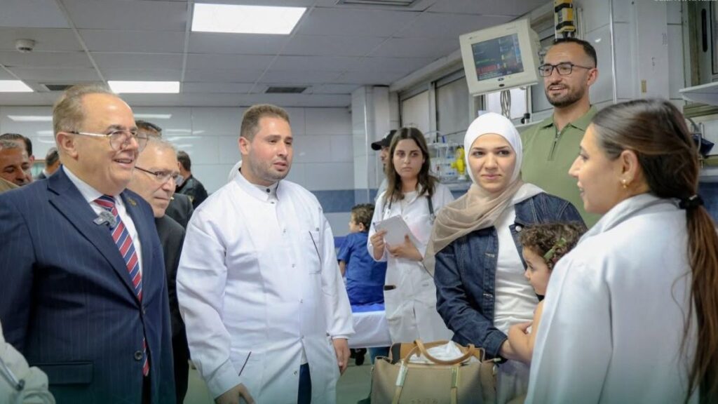 وزير التعليم العالي والبحث العلمي الدكتور مروان الحلبي في جولة على مشفى الاطفال الجامعي بدمشق - 27 أيار 2026 (وزارة التعليم العالي/فيسبوك)