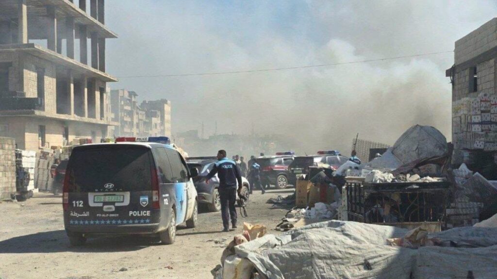 عناصر الأمن يستنفرون على خلفية اشتباكات عائلية في حي الميسر بحلب - 17 تموز 2026 (مراسل الأمن في حلب)