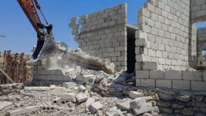 هدم بناء مخالف في منطقة الراشدين في حي حلب الجديدة بمدينة حلب- 24 حزيران 2026 (مجلس مدينة حلب/ فيسبوك) 