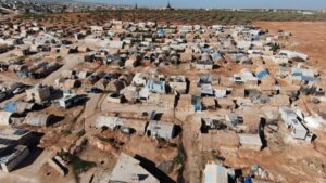 مخيم للنازحين السوريين في محافظة إدلب - 25 أيلول 2022 (رويترز)