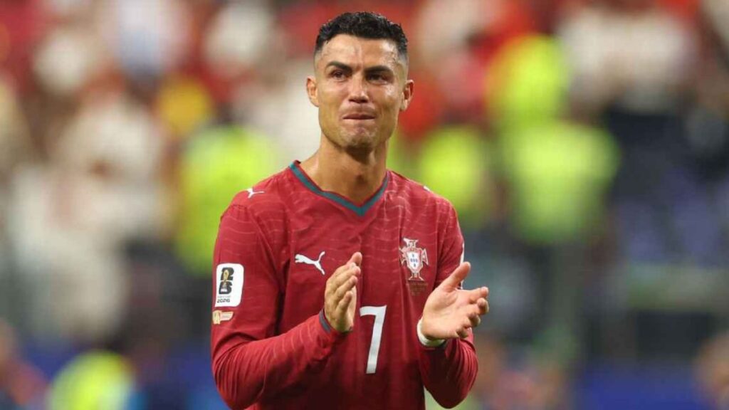 حزن قائد منتخب البرتغال كريستيانو رونالدو بعد الخسارة أمام المنتخب الإسباني في كأس العالم - 7 تموز 2026 (ESPN)