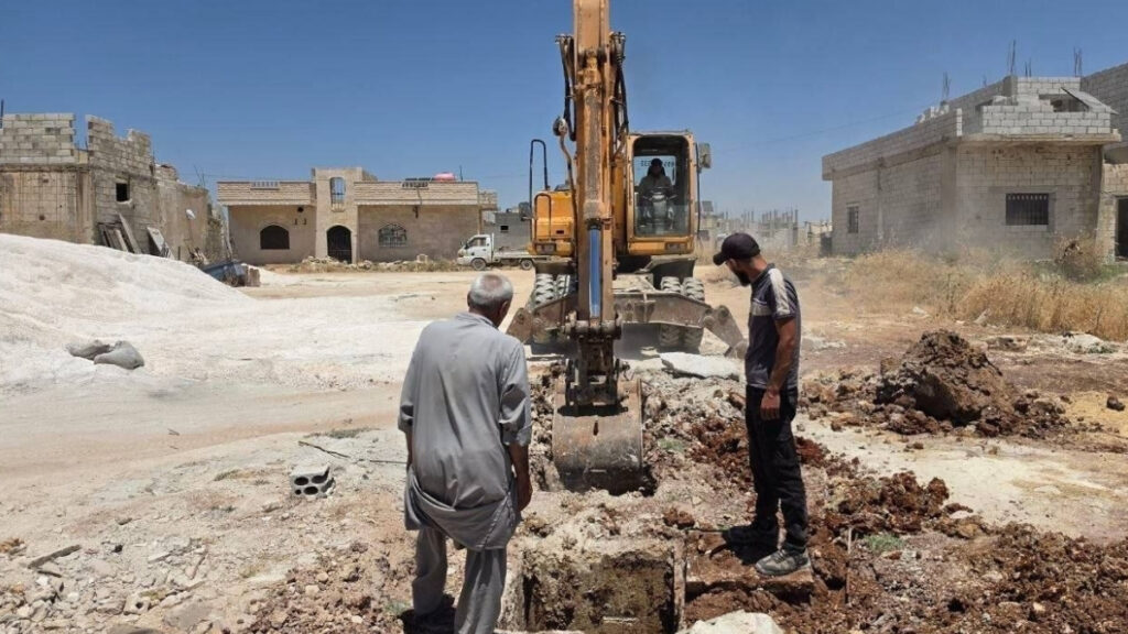 جانب من أعمال إعادة تأهبل منظومة مياه الشرب وشبكات الصرف الصحي في بلدة كفرزيتا - 30 حزيران 2026 (محافظة حماة)