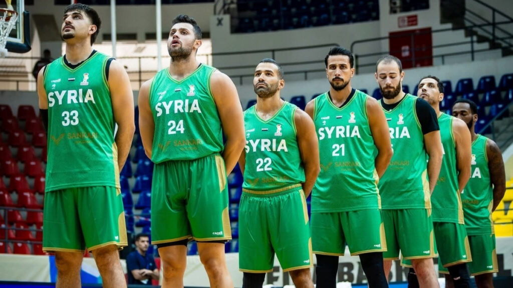 المنتخب السوري لكرة السلة خلال مباراته مع المنتخب الإيراني ضمن منافسات النافذة الثانية من تصفيات كأس العالم - 29 حزيران 2026 (الاتحاد العربي السوري لكرة السلة)
