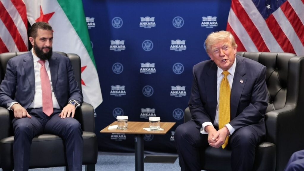 الرئيس السوري أحمد الشرع يلتقي نظيره الأمريكي دونالد ترامب على هامش قمة الناتو المقامة في تركيا - 8 تموز 2026 (رئاسة الجمهورية العربية السورية)