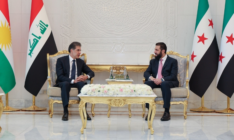 الرئيس السوري أحمد الشرع يجتمع مع رئيس إقليم كردستان العراق نيجيرفان برزاني - 3 آب 2026 (رئاسة الجمهورية العربية السورية)