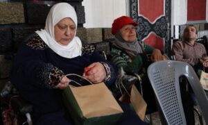 تمتد هشاشة أوضاع كبار السن إلى ما هو أبعد من الجوانب الاجتماعية إذ يرتبط التقدم في العمر بتزايد الاحتياجات الصحية التي تستوجب توفير رعاية مستمرة - 2 شباط 2026 (محافظة دمشق/فيسبوك)

