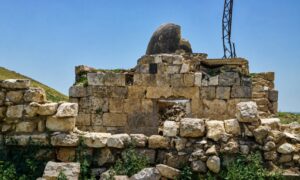 بقايا أثرية من قنسرين التاريخية في ريف حلب الجنوبي - 11 أيار 2026 (سانا)
