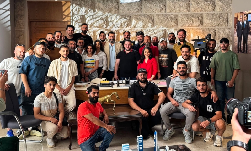 فريق مسلسل "أعز الناس" بعد انتهاء أعمال التصوير - 1 آب 2026 (شركة قبنض ميديا)