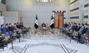 الرئيس الشرع يستقبل رجال أعمال سوريين مقيمين في الصين - 30 أيلول 2025 (رئاسة الجمهورية)
