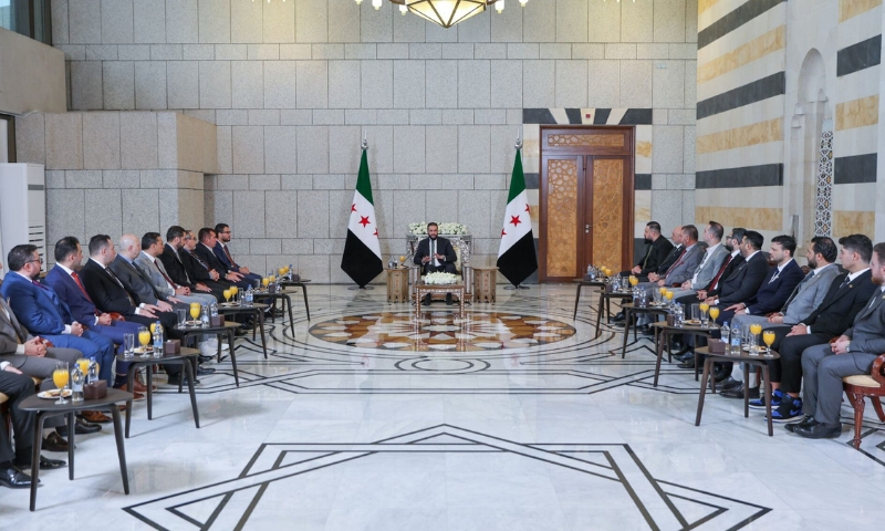 الرئيس الشرع يستقبل رجال أعمال سوريين مقيمين في الصين - 30 أيلول 2025 (رئاسة الجمهورية)