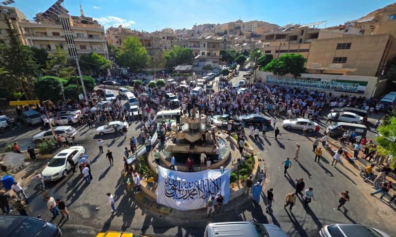 اعتصام في بلدة عين منين بريف دمشق على خلفية مسألة الآبار واعتقال محتجين - 2 آب 2026 (المصور طارق محيسن)