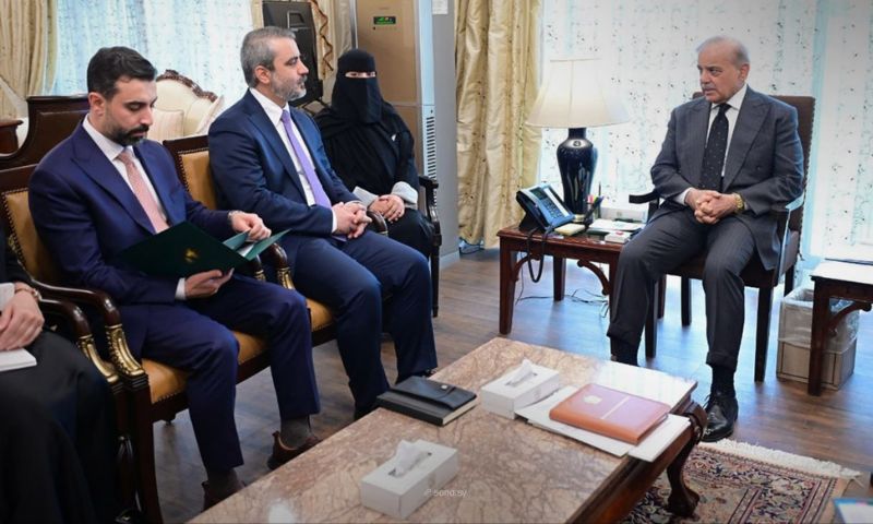 وزير الخارجية والمغتربين أسعد الشيباني يلتقي رئيس وزراء باكستان محمد شهباز شريف في العاصمة إسلام آباد - 20 آب 2026 (سانا)