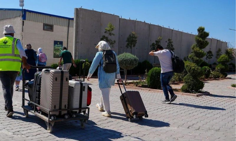 مسافرين يعبرون الحدود التركية السورية _ 6 آب 2026 (الهيئة العامة للمنافذ)