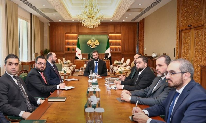 الرئيس السوري أحمد الشرع يبحث مع وزراء ومسؤولين إطلاق مشاريع ومدينة معارض في حلب- 19 أيلول 2026 (سانا)