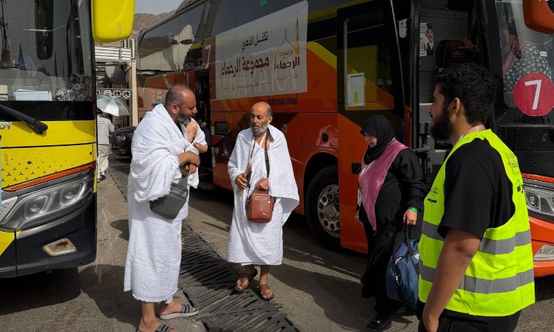 حجاج سوريون يتوجهون إلى مشعر منى في يوم التروية لتأدية مناسك الحج لموسم 1447هـ/2026 - 25 أيار 2026 (سانا)