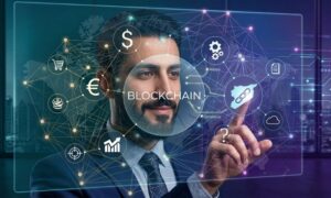 تقنية "البلوك تشين" تجعل إخفاء التلاعب أمرًا غاية في الصعوبة لكن المحاسبة الفعالة تظل مرهونة بمؤسسات تملك الإرادة والصلاحيات لحماية حقوق المواطنين (عنب بلدي/مولّدة بالذكاء الاصطناعي)
