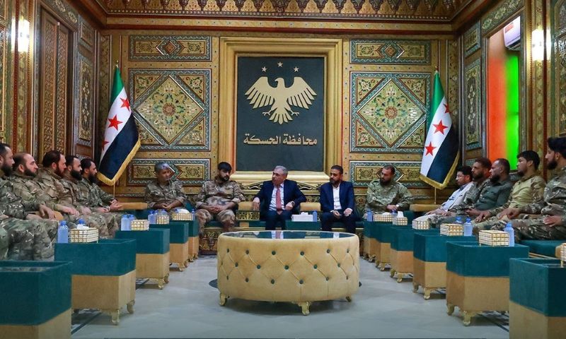 محافظ الحسكة نور الدين أحمد يبحث مع وفد من وزارة الدفاع استكمال إجراءات دمج "قسد" - 31 آب 2026 (محافظة الحسكة)