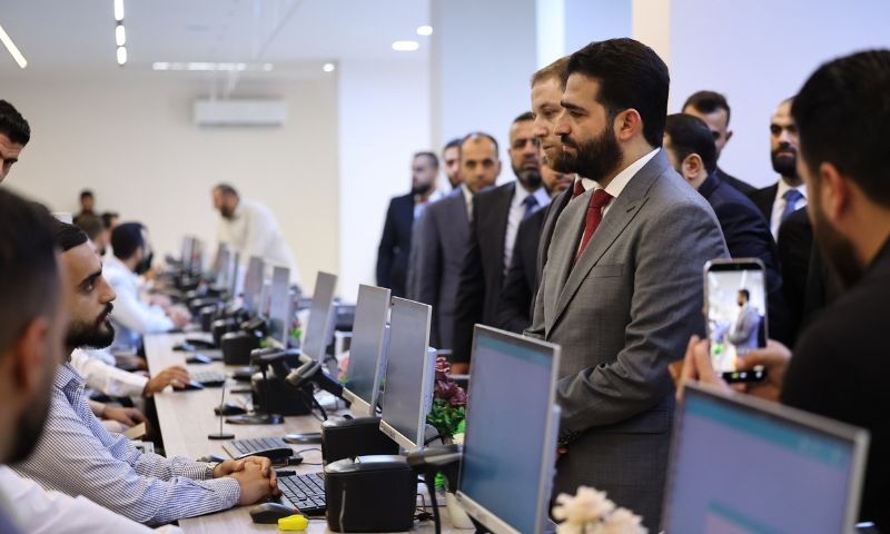 وزير الداخلية أنس خطاب يفتتح دائرتي الأحوال المدنية الأولى والثانية في مدينة حماة خلال زيارة ميدانية أجراها للمحافظة - 29 أيلول 2026(وزارة الداخلية)