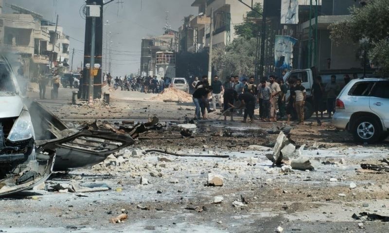 انفجار سيارة محملة بالذخيرة عند المدخل الغربي لمدينة بنش في ريف محافظة إدلب - 1 أيلول 2026 (مديرية إعلام إدلب)