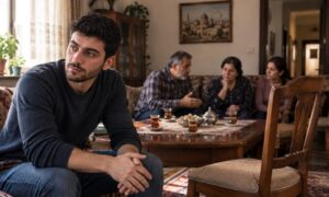 يتجاوز الوعي الحديث ثنائية الزواج والعزوبية التقليدية دافعًا المجتمع نحو بناء أسرة ترتكز على جودة الرابط ونضج الاختيار (عنب بلدي/مولّدة بالذكاء الاصطناعي)

