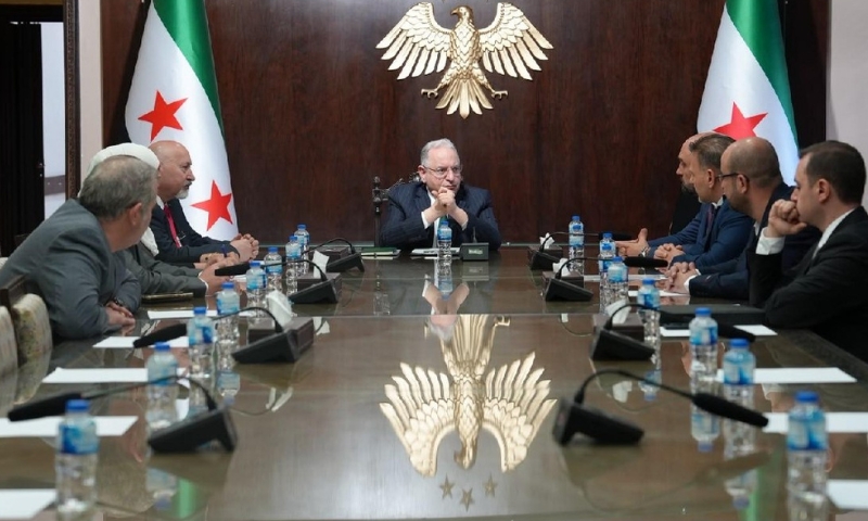 وزير المالية السوري يجتمع بمديري شركات التأمين الخاصة لمناقشة خطة التحول لشركات مساهمة عامة والإدراج في سوق دمشق للأوراق المالية - 17 أيلول 2026 (وزارة المالية السورية/تلجرام)