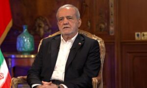 الرئيس الإيراني مسعود بزشكيان في مقابلة على قناة الجزيرة القطرية يتحدث عن القطيعة بين سوريا وإيران - 27 أيلول 2026 (الجزيرة)
