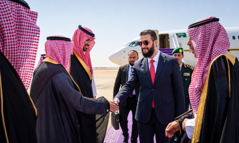 الرئيس السوري أحمد الشرع يصل إلى السعودية للقاء ولي العهد محمد بن سلمان - 6 تشرين الأول 2026 (سانا)