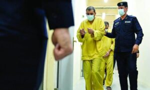 الأمن العراقي يقتاد عددًا من المشتبه بانتمائهم إلى تنظيم الدولة إلى سجن الكرخ - 2 أيلول 2026 (AP)