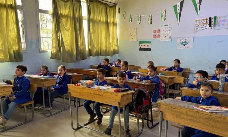 تلاميذ من المرحلة الأساسية في صف بإحدى مدارس محافظة طرطوس - 20 تشرين الأول 2026 (وزارة التربية)