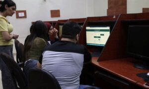 طلاب يتقدمون لمفاضلة القبول الجامعي - 5 تشرين الأول 2026 (جامعة دمشق)