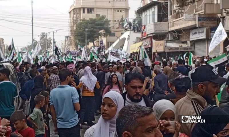 مظاهرة في الحسكة تطالب ببسط سيطرة الدولة وإنهاء حالة الازدواجية الإدارية والأمنية - 9 تشرين الأول 2026 (عنب بلدي)