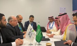 وزير المالية السوري محمد يسر برنية يبحث مع الرئيس التنفيذي للصندوق السعودي للتنمية دعم مبادرة سورية بلا مخيمات - 16 تشرين الأول 2026 (وزارة المالية السورية)