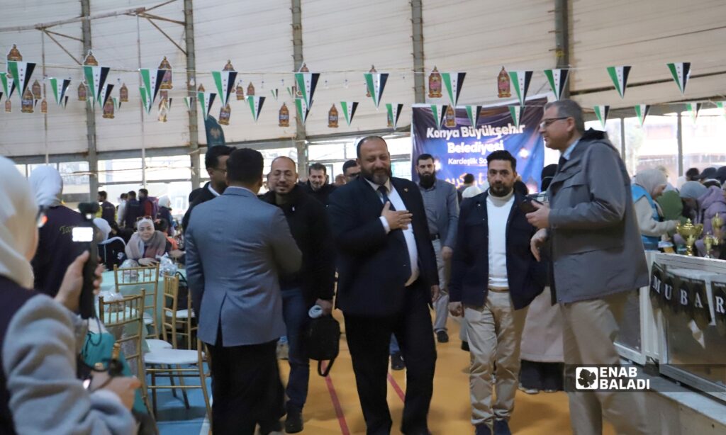 حضور أطفال وعائلاتهم في إفطار جماعي للأيتام أُقيم في نادي الياسمين بمنطقة البرامكة في دمشق