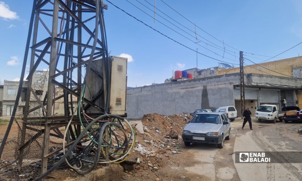 محولة كهرباء متضررة في منطقة المهايني بكفرسوسة بعد احتراقها وتعطل التغذية 