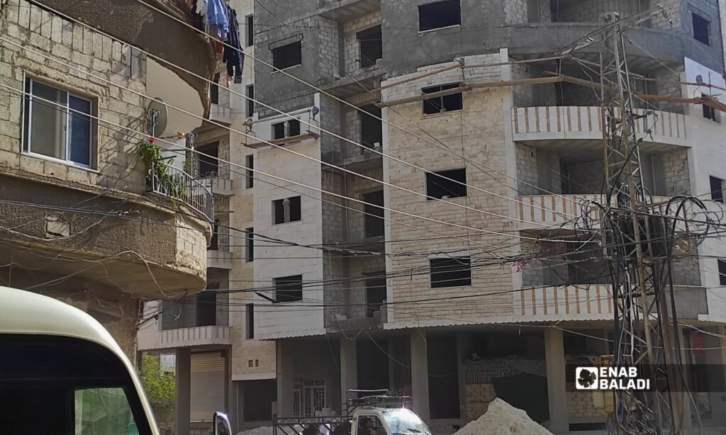 أعمدة وأسلاك كهربائية في ساحة شريدي وحي العباس