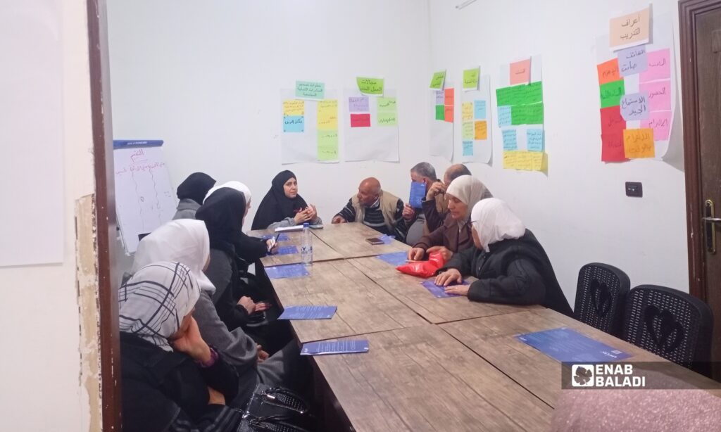 جلسة لفريق “نبراس” مع أشخاص ذوي إعاقة وذويهم في مركز “بدايتي” بداريا