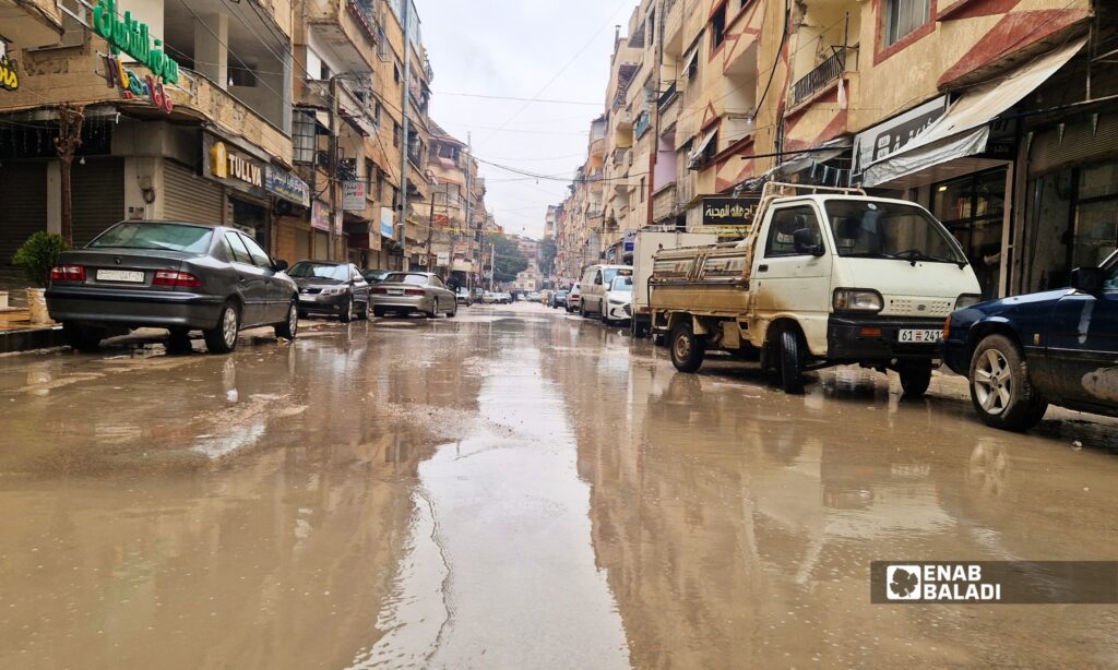 تجمع مياه الأمطار في أحد شوارع داريا