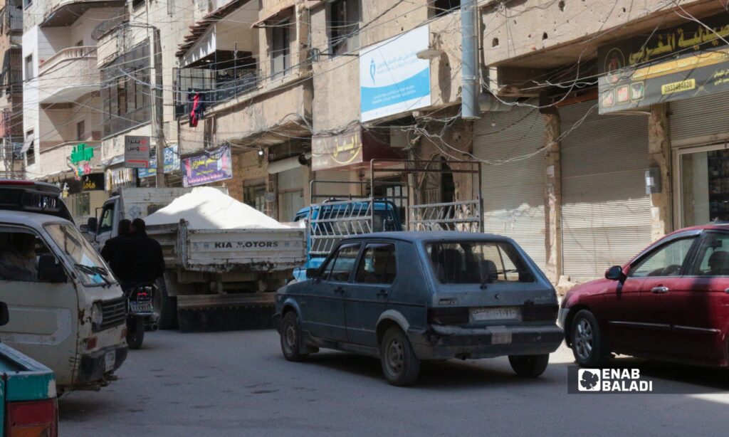 ازدحام مروري في شارعي الشاميات والثورة بمدينة داريا 