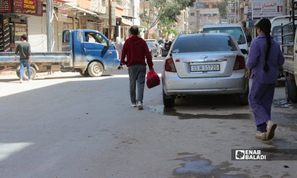 ازدحام مروري في شارعي الشاميات والثورة بمدينة داريا 