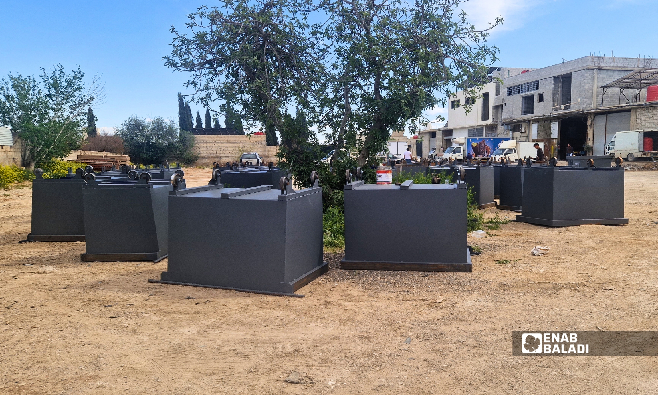 حاويات نفايات جديدة مخصصة للتوزيع في داريا