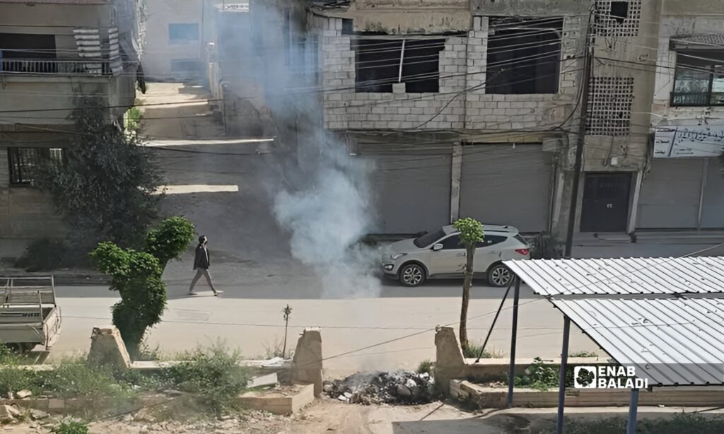 حرق نفايات في حي الشاميات بداريا - 27 نيسان 2026 (عنب بلدي)