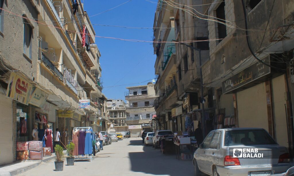 ازدحام في أحد أسواق داريا قبيل عيد الأضحى وسط ضعف الحركة الشرائية