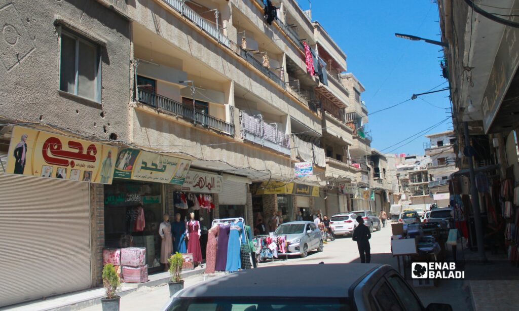 ازدحام في أحد أسواق داريا قبيل عيد الأضحى وسط ضعف الحركة الشرائية