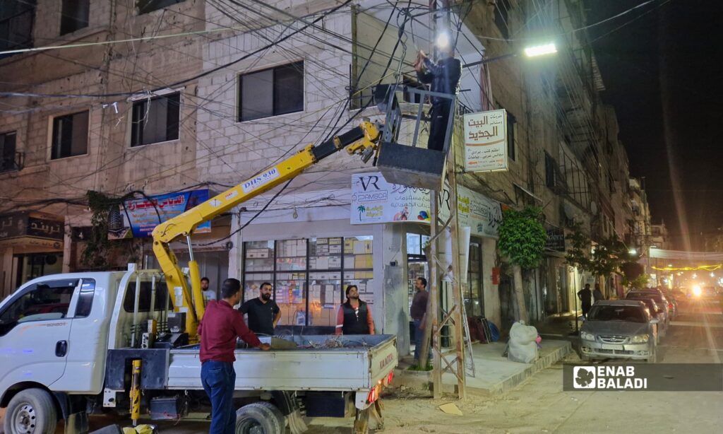 اندلاع حريق في أسلاك الكهرباء بشارع الشاميات بداريا وتدخل الدفاع المدني لإخماده