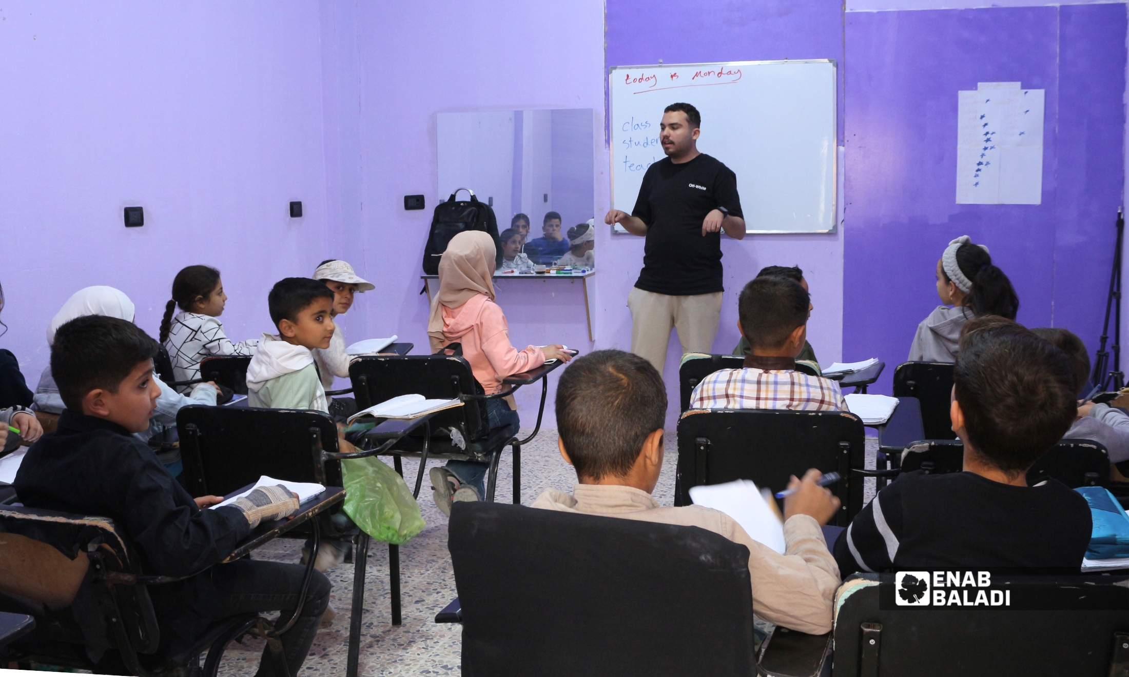 أطفال يحضرون دورة تدريبية في مؤسسة فلك 
