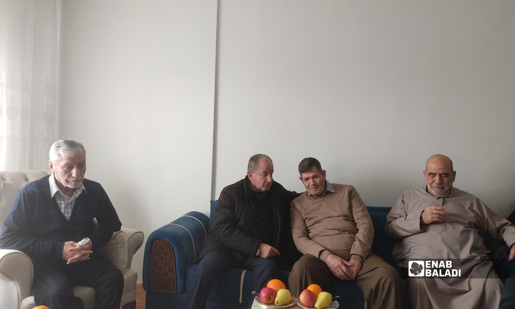 الأستاذ خالد شحادة برفقة أصدقائه في إسطنبول (من اليمين: أبو أحمد عليان، الأستاذ خالد شحادة، المرحوم أبو هشام الشربجي، المرحوم أبو طارق معترماوي)