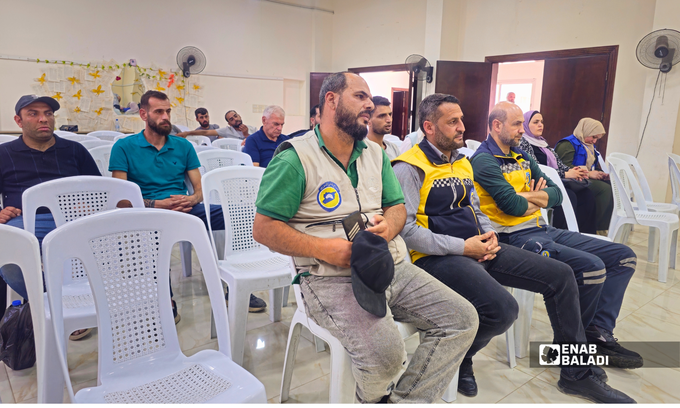 جانب من جلسة حوار مجتمعي حول مشروع إزالة وإعادة تدوير الأنقاض في داريا