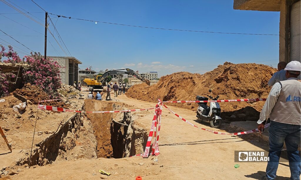 أعمال حفر وتنفيذ الخط الرئيسي لمشروع الصرف الصحي في داريا بتمويل من برنامج الأمم المتحدة الإنمائي
