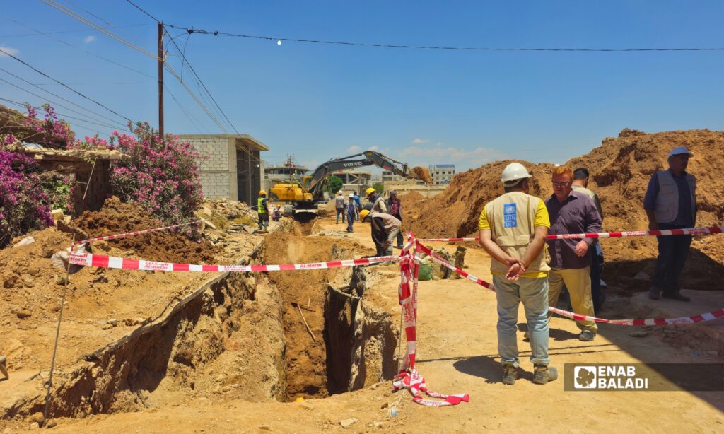 أعمال حفر وتنفيذ الخط الرئيسي لمشروع الصرف الصحي في داريا بتمويل من برنامج الأمم المتحدة الإنمائي