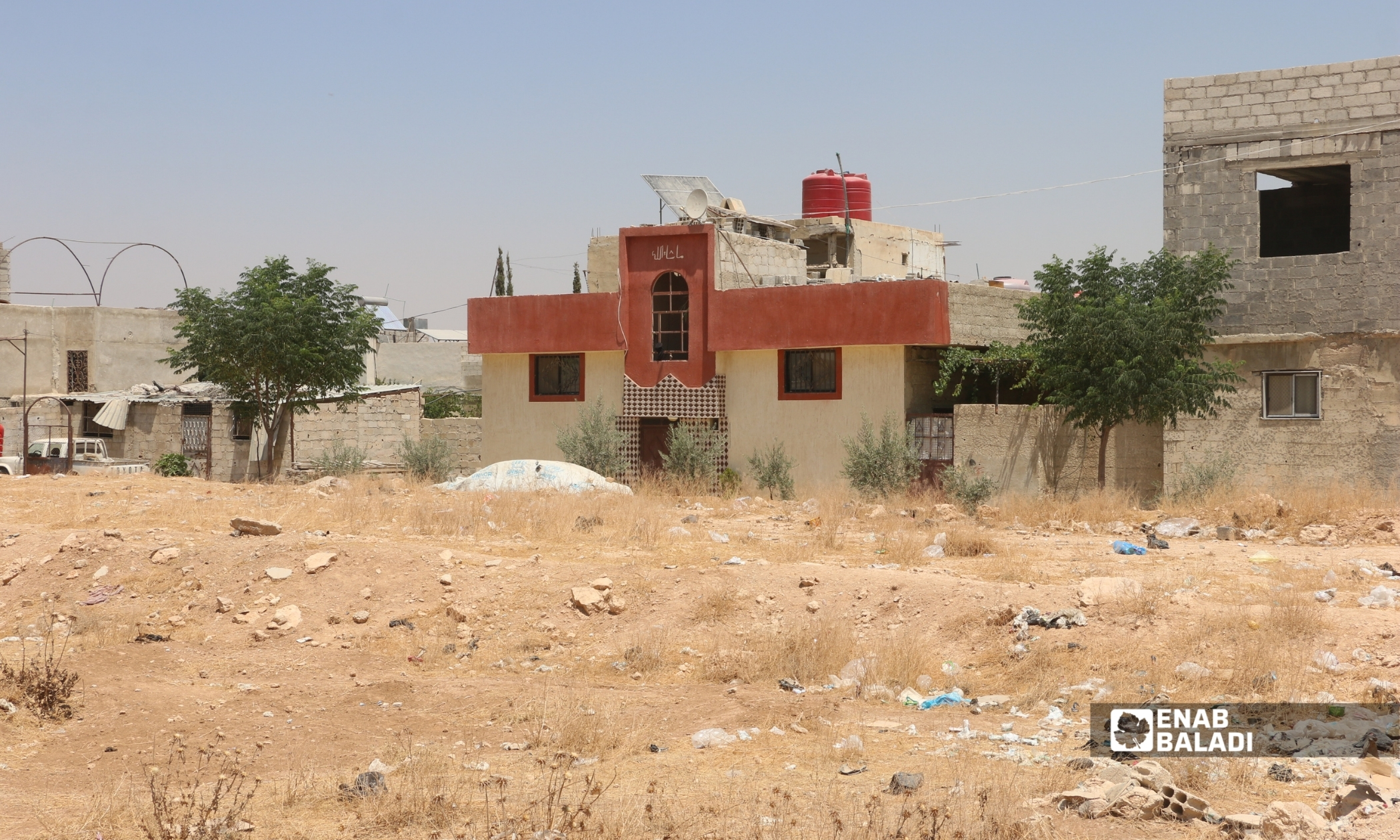 الطريق الوسطاني بداريا الممتد من ساحة شريدي إلى جامع الفارس - 8 آب 2026 (عنب بلدي - محمد مشمشتين)